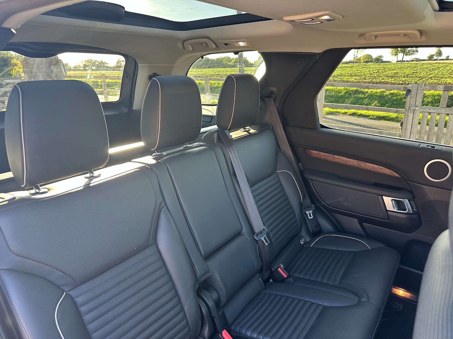 Used Land Rover Discovery 2019 for sale - 76011880: Photo 16