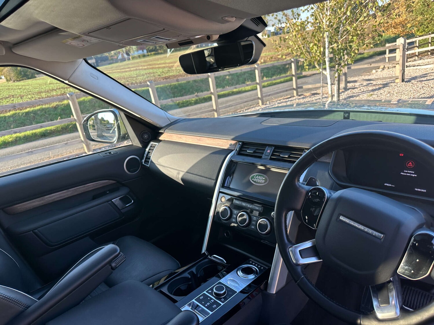 Used Land Rover Discovery 2019 for sale - 76011880: Photo 21