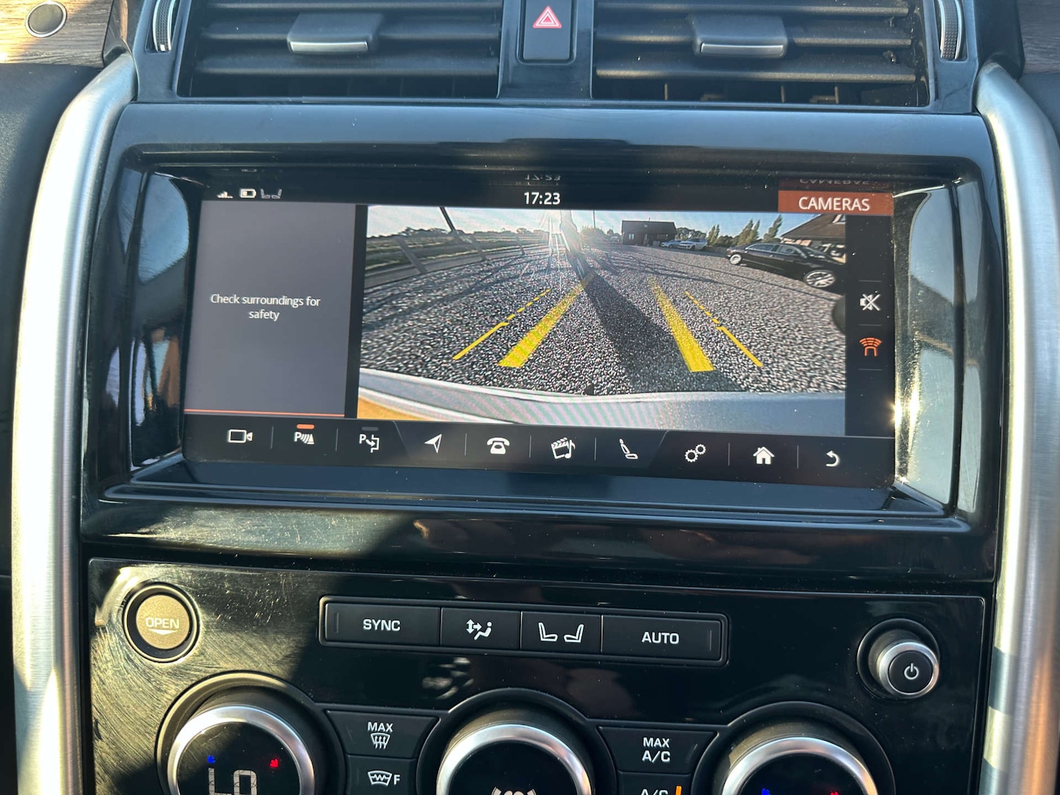 Used Land Rover Discovery 2019 for sale - 76011880: Photo 25