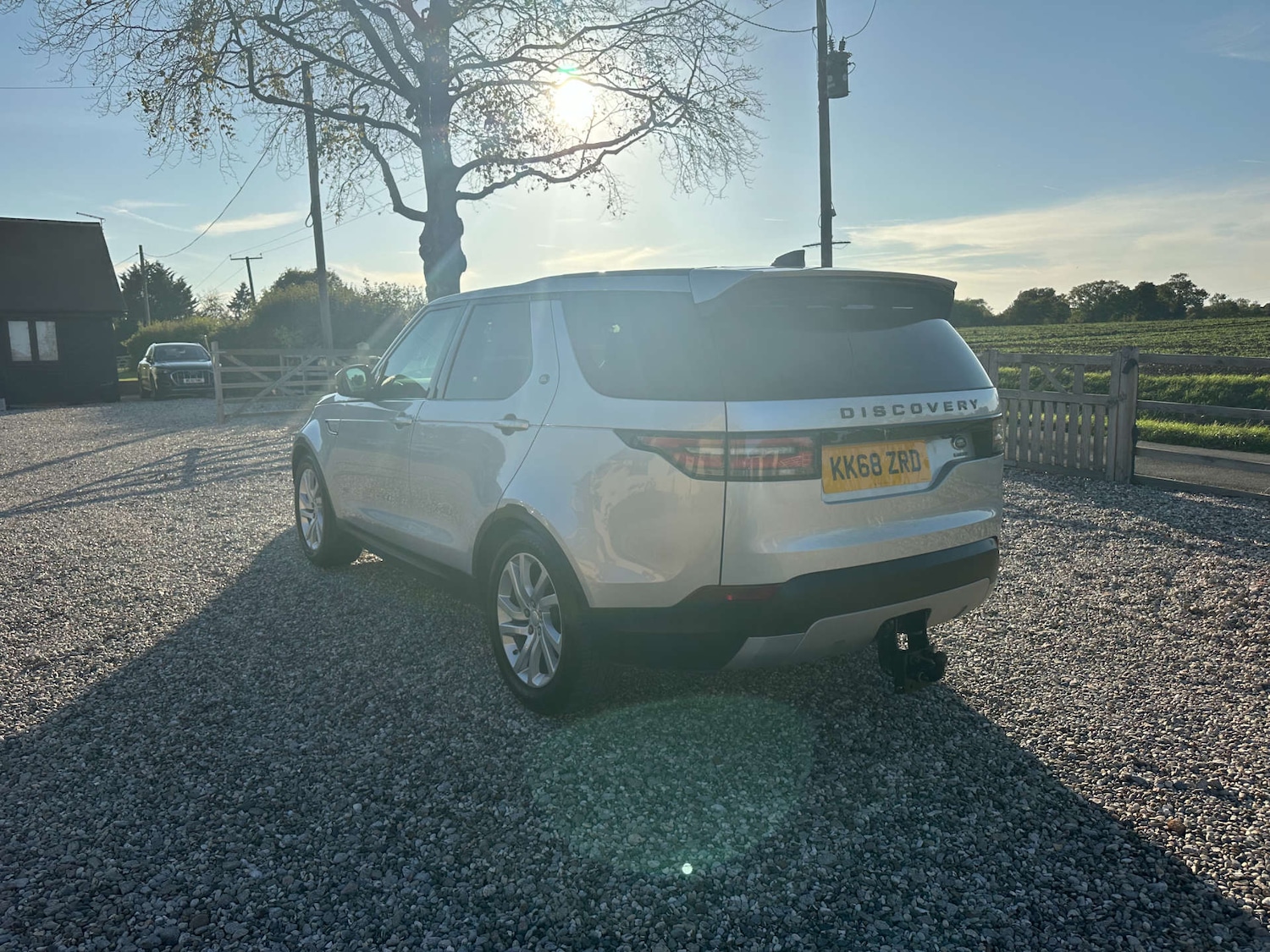 Used Land Rover Discovery 2019 for sale - 76011880: Photo 3