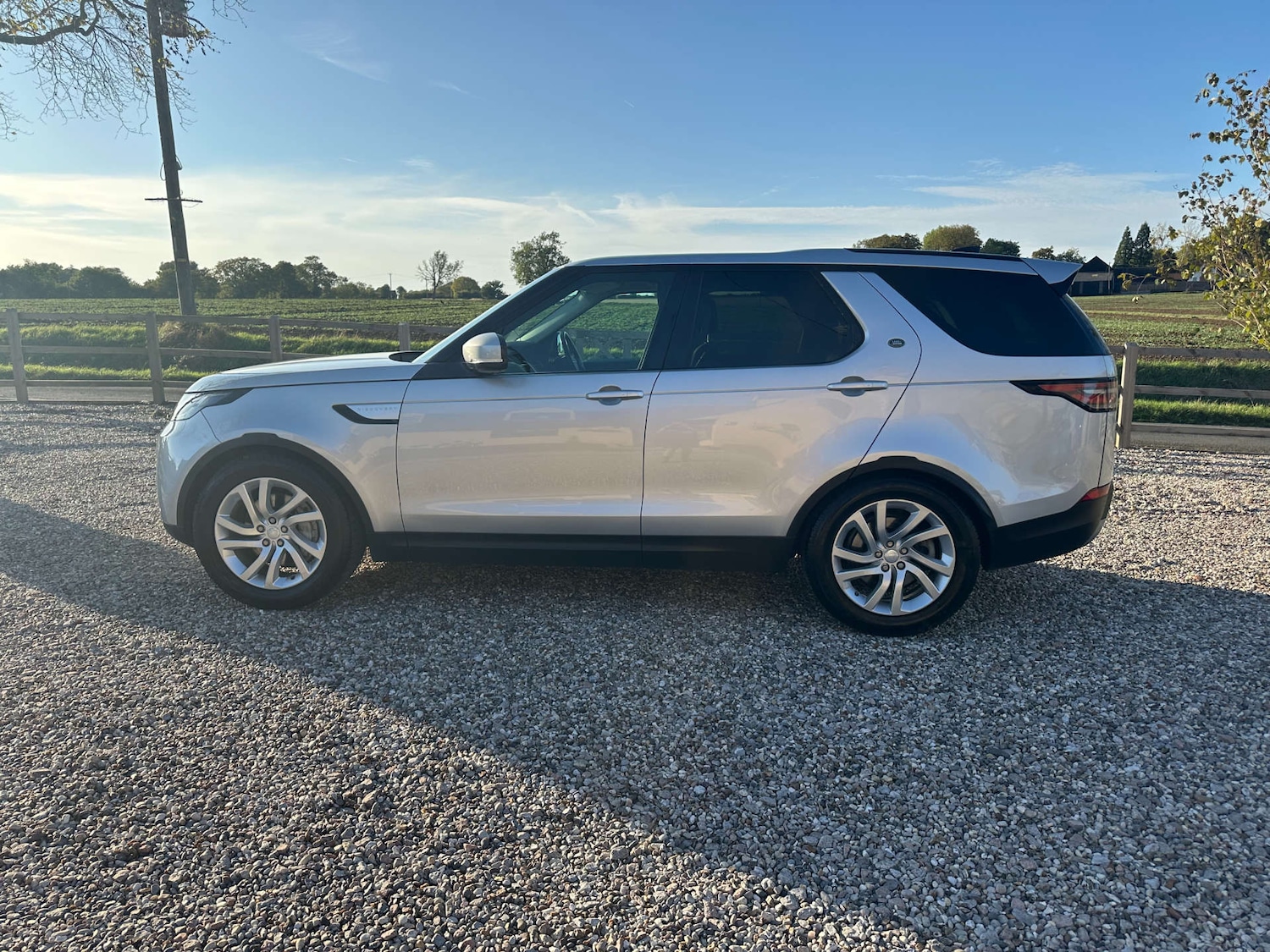 Used Land Rover Discovery 2019 for sale - 76011880: Photo 5