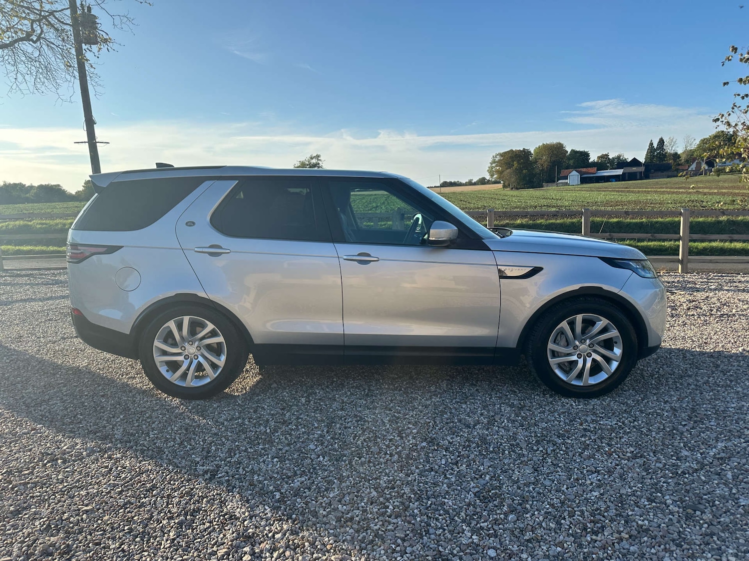 Used Land Rover Discovery 2019 for sale - 76011880: Photo 6