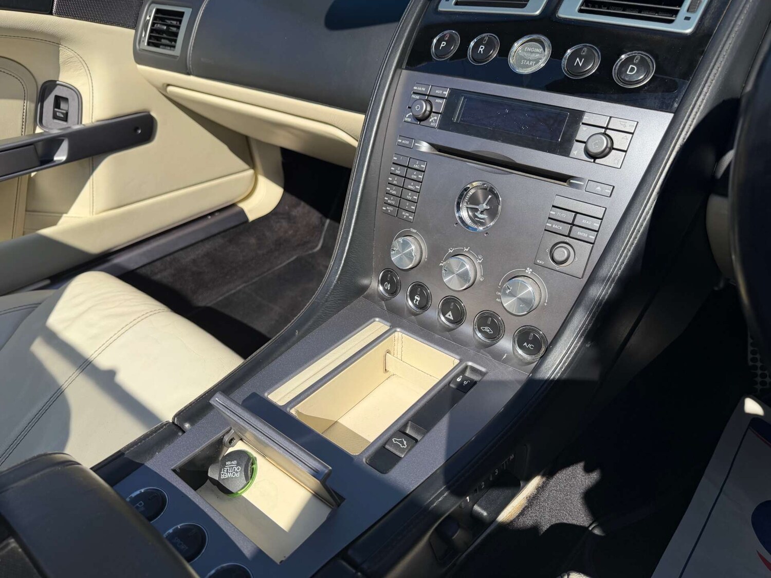 Used Aston Martin DB9 2008 for sale - 78154410: Photo 22