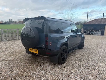 Used Land Rover Defender 2021 for sale - 77708956: Photo