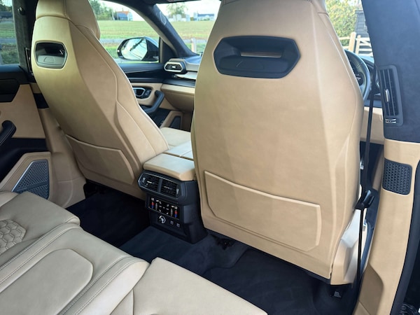 Used Lamborghini Urus 2022 for sale - 76277947: Photo 23