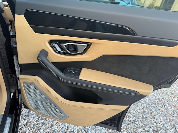 Used Lamborghini Urus 2022 for sale - 76277947: Photo 24