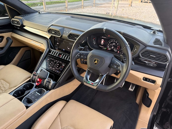 Used Lamborghini Urus 2022 for sale - 76277947: Photo 31