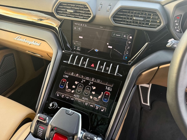 Used Lamborghini Urus 2022 for sale - 76277947: Photo 36