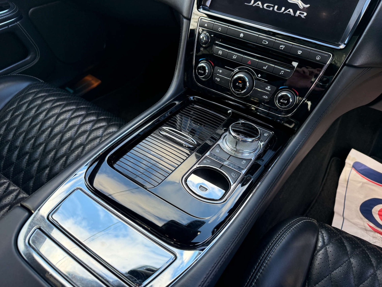 Used Jaguar XJ 2020 for sale - 76437890: Photo 27