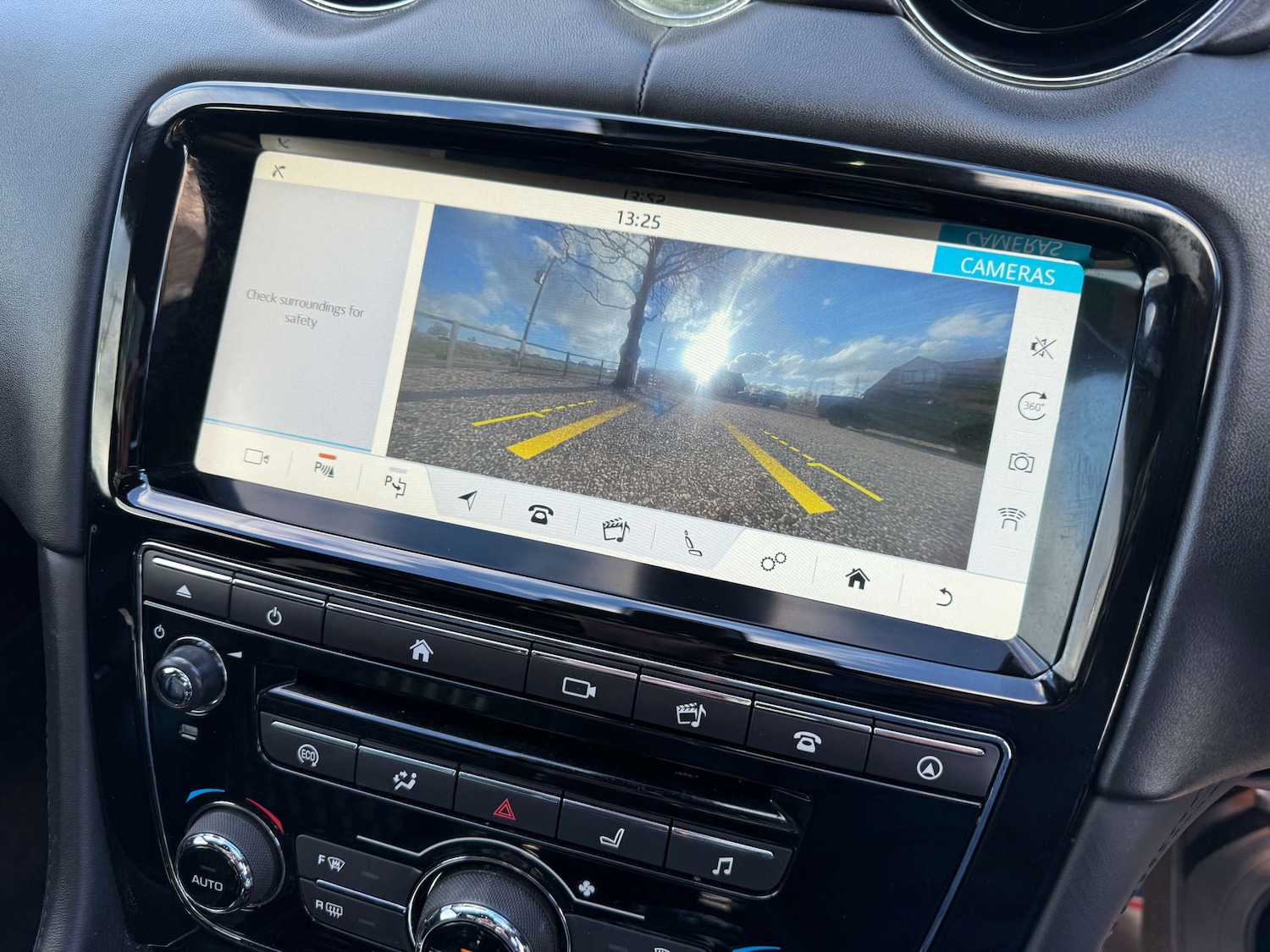 Used Jaguar XJ 2020 for sale - 76437890: Photo 29