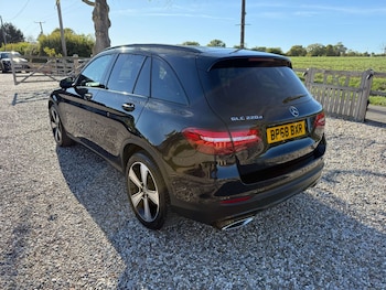 Used Mercedes-Benz GLC 2018 for sale - 76070569: Photo
