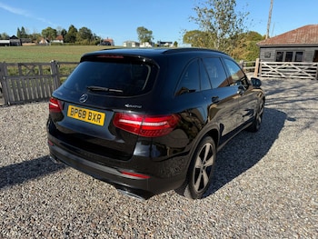 Used Mercedes-Benz GLC 2018 for sale - 76070569: Photo