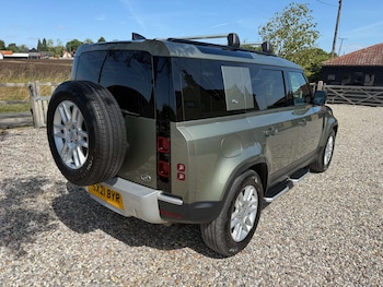 Used Land Rover Defender 2021 for sale - 75536782: Photo