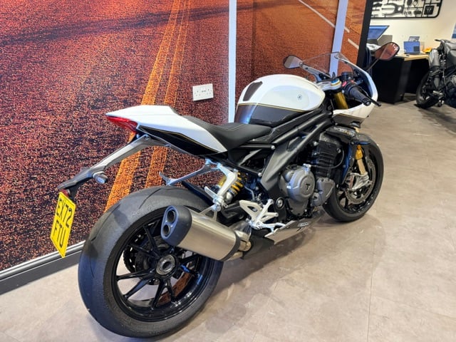 Used Triumph SPEED TRIPLE 1200 RR 2022 for sale - 78841364: Photo 3