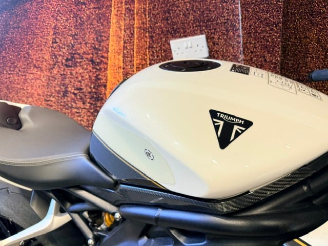 Used Triumph SPEED TRIPLE 1200 RR 2022 for sale - 78841364: Photo 6
