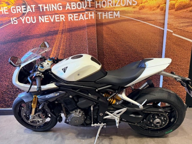 Used Triumph SPEED TRIPLE 1200 RR 2022 for sale - 78841364: Photo 9