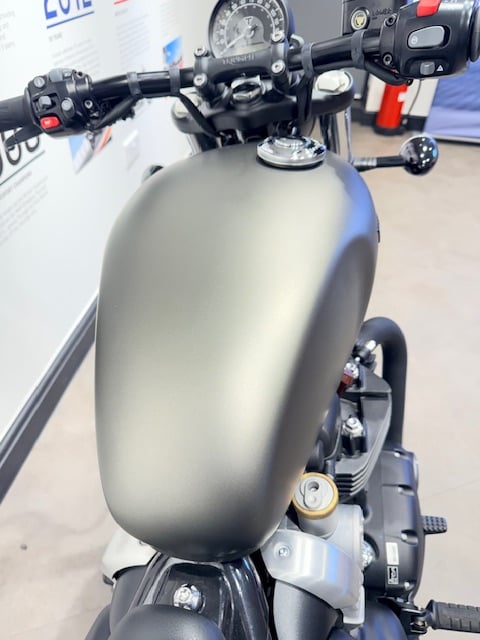 Triumph BONNEVILLE BOBBER BLACK