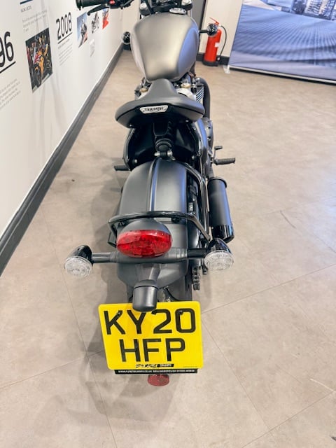 Triumph BONNEVILLE BOBBER BLACK