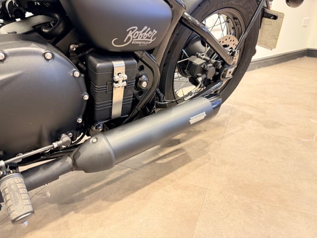 Triumph BONNEVILLE BOBBER BLACK