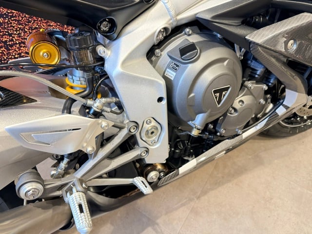 Used Triumph DAYTONA MOTO2 765 2020 for sale - 78782225: Photo 14
