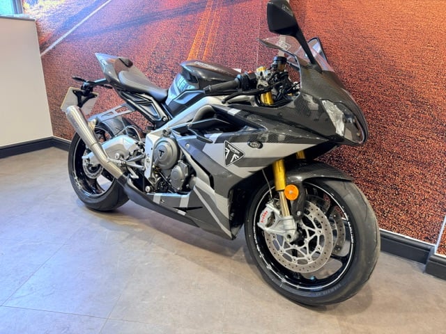 Used Triumph DAYTONA MOTO2 765 2020 for sale - 78782225: Photo 3