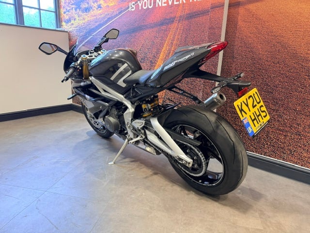 Used Triumph DAYTONA MOTO2 765 2020 for sale - 78782225: Photo 5