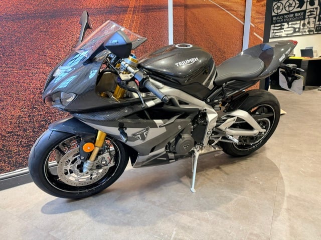 Used Triumph DAYTONA MOTO2 765 2020 for sale - 78782225: Photo 6