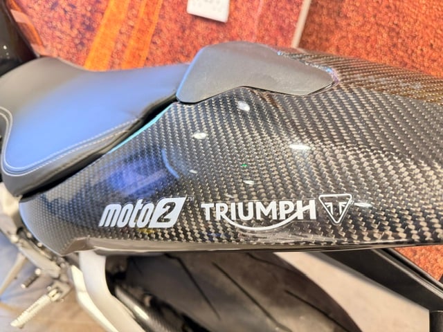 Used Triumph DAYTONA MOTO2 765 2020 for sale - 78782225: Photo 7