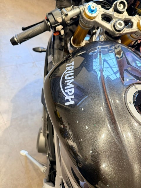 Used Triumph DAYTONA MOTO2 765 2020 for sale - 78782225: Photo 9