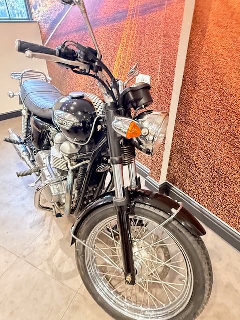 Triumph BONNEVILLE T100