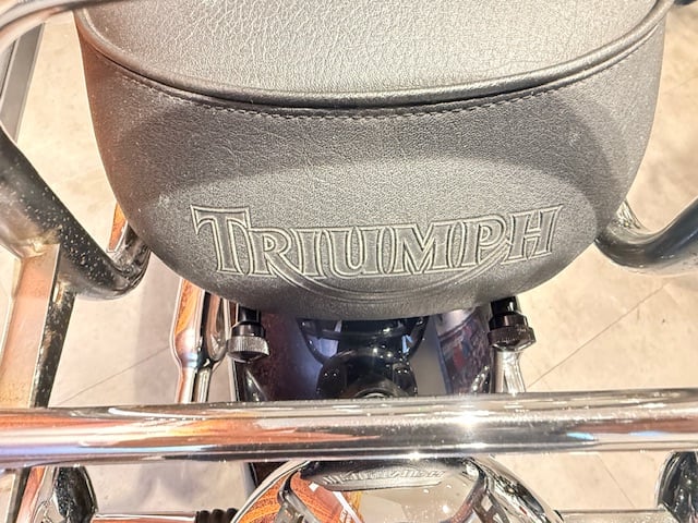 Triumph BONNEVILLE T100