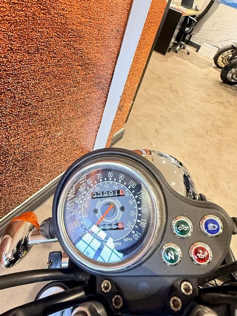 Triumph BONNEVILLE T100