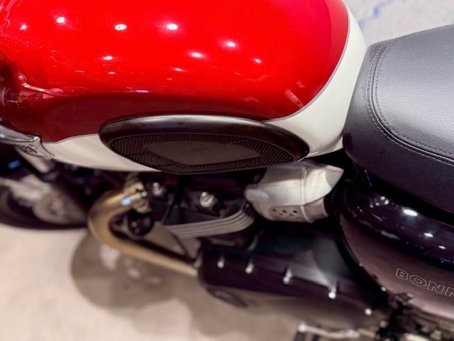 Triumph BONNEVILLE T100