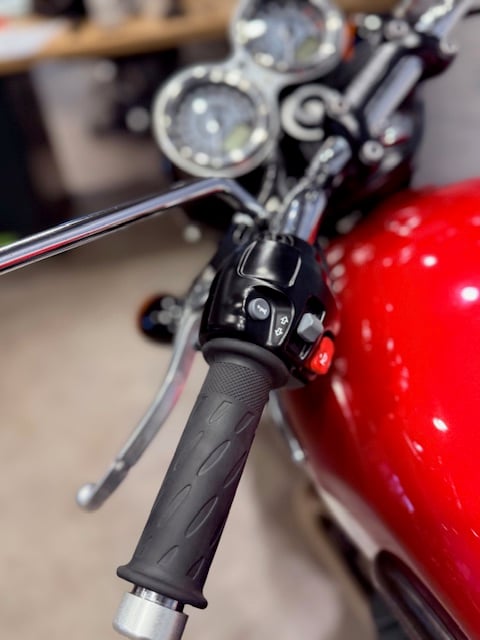 Triumph BONNEVILLE T100