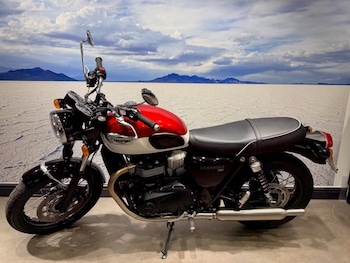 Used Triumph BONNEVILLE T100 2022 for sale - bike-78018249: Photo