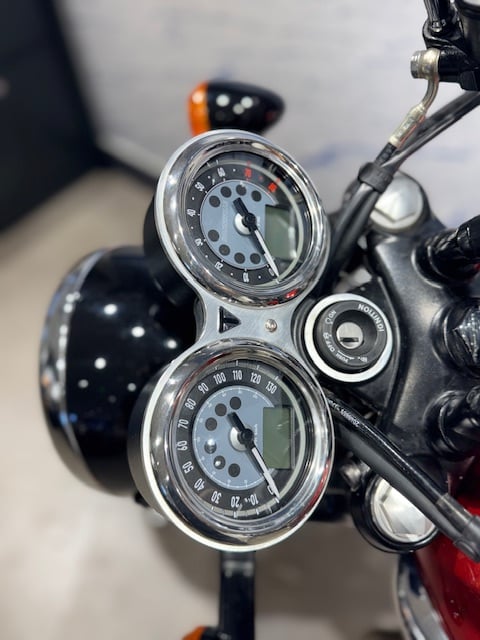 Triumph BONNEVILLE T100