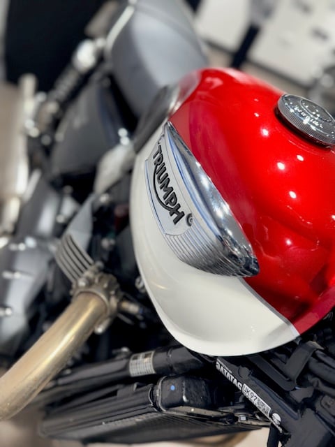 Triumph BONNEVILLE T100