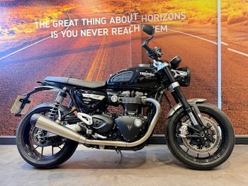 Used Triumph SPEED TWIN 1200 2022 for sale - bike-78782229: Photo