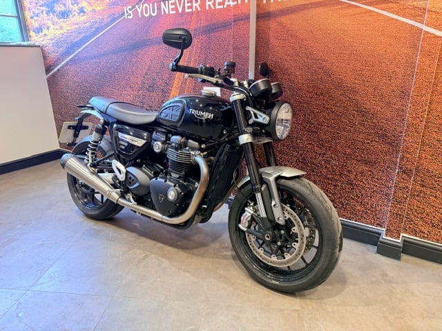Used Triumph SPEED TWIN 1200 2022 for sale - 78782229: Photo 2