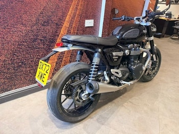 Used Triumph SPEED TWIN 1200 2022 for sale - bike-78782229: Photo