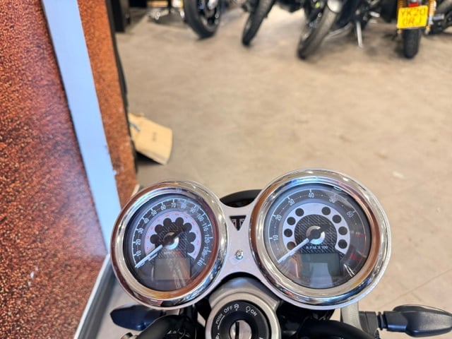 Used Triumph SPEED TWIN 1200 2022 for sale - 78782229: Photo 5