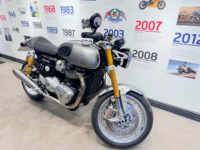 Triumph THRUXTON R