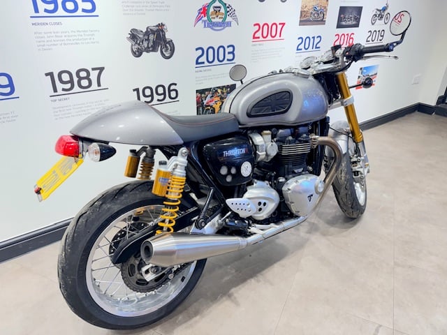 Triumph THRUXTON R