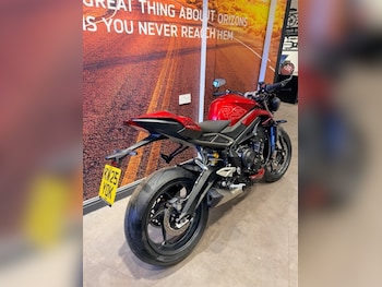 Used Triumph STREET TRIPLE 765 RS 2025 for sale - bike-77837111: Photo