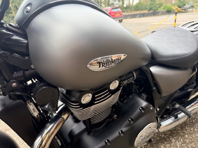 Triumph THUNDERBIRD STORM
