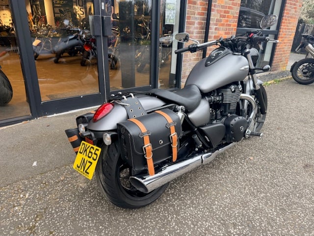 Triumph THUNDERBIRD STORM