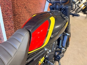 Used Royal Enfield GUERRILLA 450 2024 for sale - bike-78782228: Photo