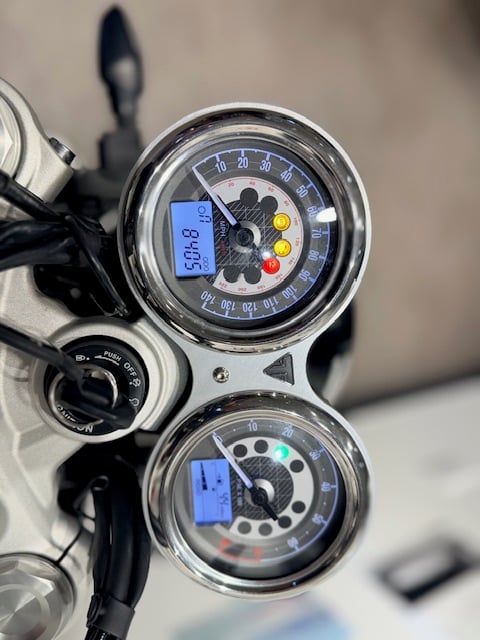 Triumph SPEED TWIN 1200