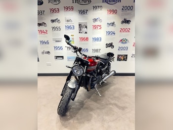 Used Triumph SPEED TWIN 1200 2021 for sale - bike-78098103: Photo