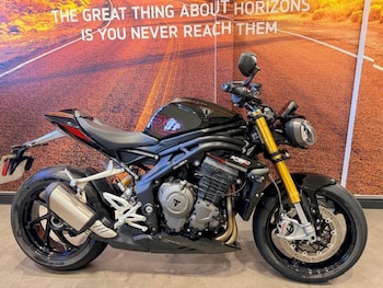 Used Triumph SPEED TRIPLE 1200 RS 2025 for sale - bike-76951268: Photo